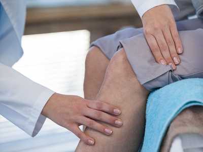 Травмировал колено и потерял работу 